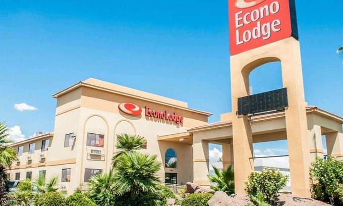 Mesilla Park Cabin | Econo Lodge Las Cruces University Area