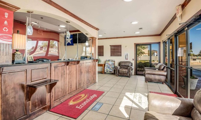 Lubbock Cabin | Econo Lodge Lubbock I-27