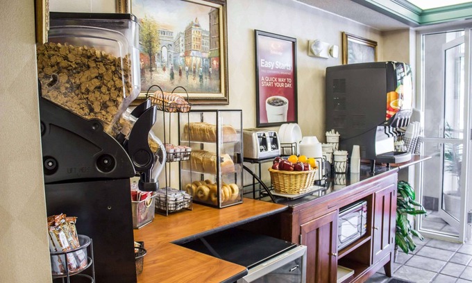 Meadville Hotel | Econo Lodge Meadville
