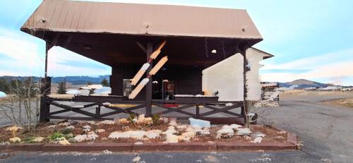 Eagle Nest Hotel | Econo Lodge