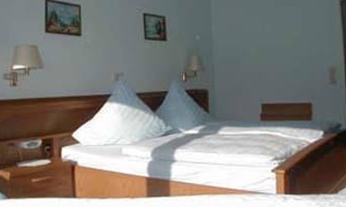 Gerolstein House | Economy single room, shower in room, sep. WC - Seehotel am Stausee