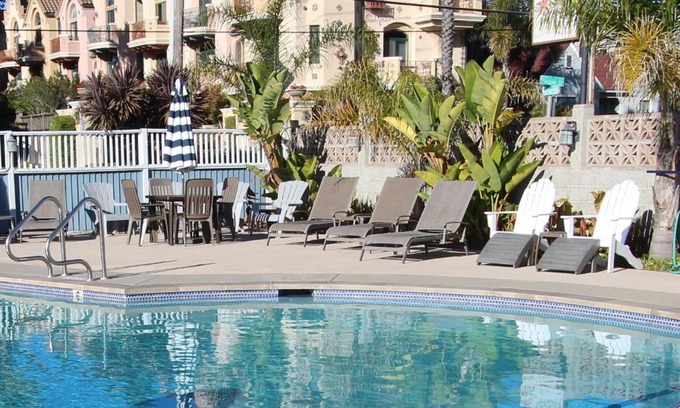 Westside Santa Cruz Hotel | Edgewater Beach Inn & Suites