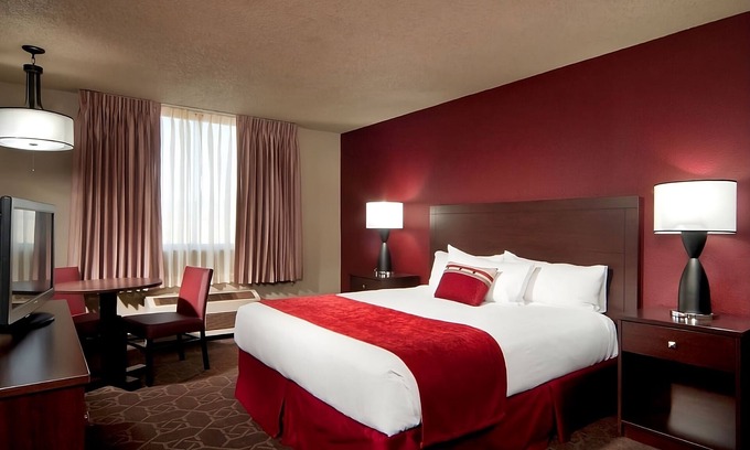 Laughlin Hotel | Edgewater Casino Resort, 2 x Santa Fe King Non Smoking Room, Free Onsite Parking