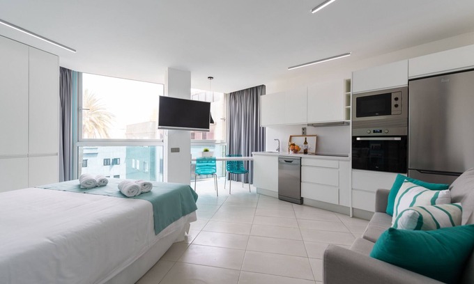 Las Palmas de Gran Canaria Apartment | Edison Building 103 By CanariasGetaway