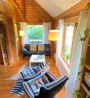 Metternich House | Eifel-Lounge BLOCKHAUS mit Kamin Garten Balkon nahe Köln Therme Brühl Phantasialand