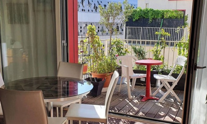 Batignolles Apartment | EIFFEL SIGHTSEEING FOR 2