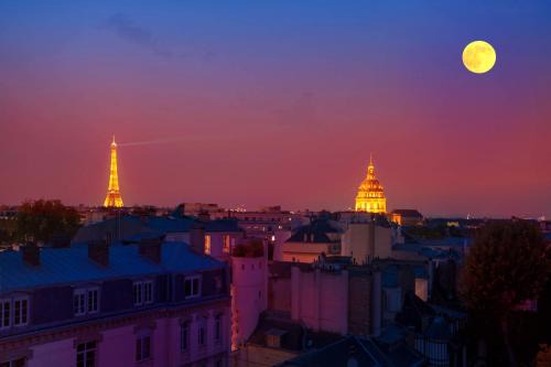 Saint-Thomas-d'Aquin Apartment | Eiffel Tower view + terrace Saint Germain des Pres