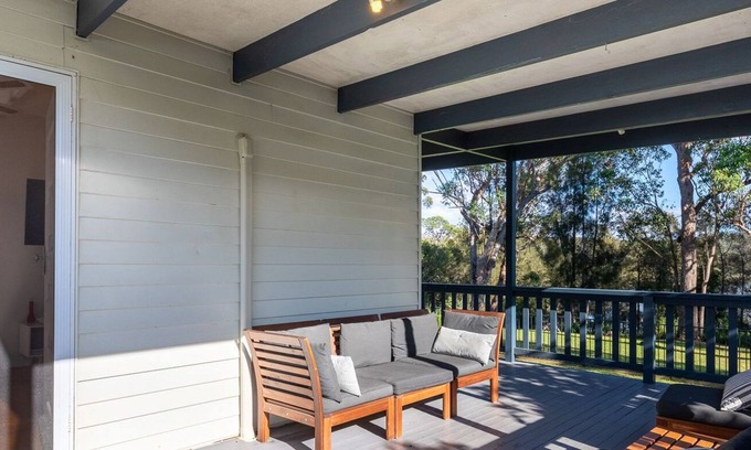 Wallaga Lake House | Eight on the Lake - 8 Fairhaven Point Way- Lakefront, pet friendly