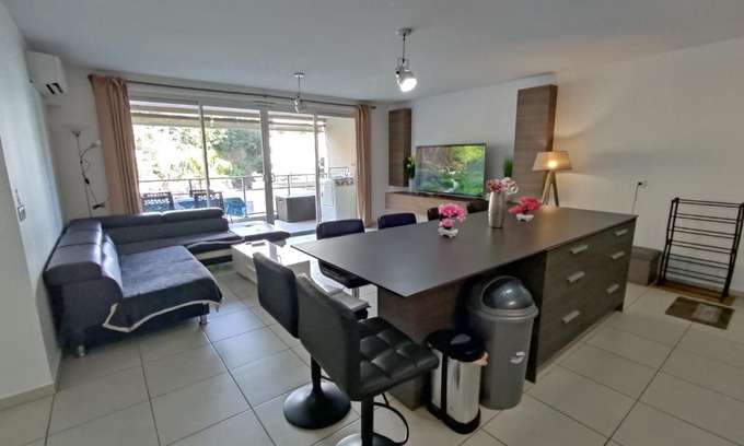 Faaa Apartment | Elégant F3 à la Villa Stencer, Papeete, calme climatisé et spacieux
