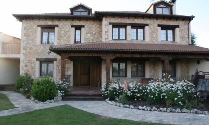 San Miguel de Bernuy Cottage | El Cabañón del Duratón Rural House in the Duratón Gorges