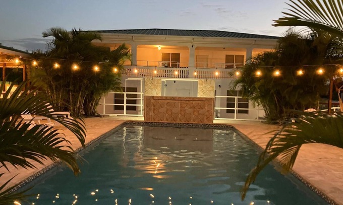 Tierras Nuevas Poniente Hotel | El Flamingo Beach Club