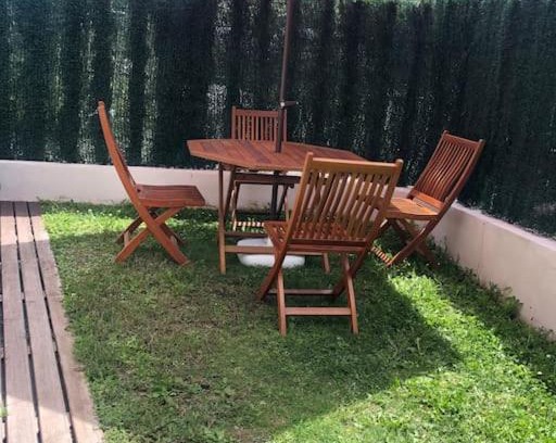 La Portilla Apartment | El Gurugú, bajo con jardin a 200m de la playa de Barro