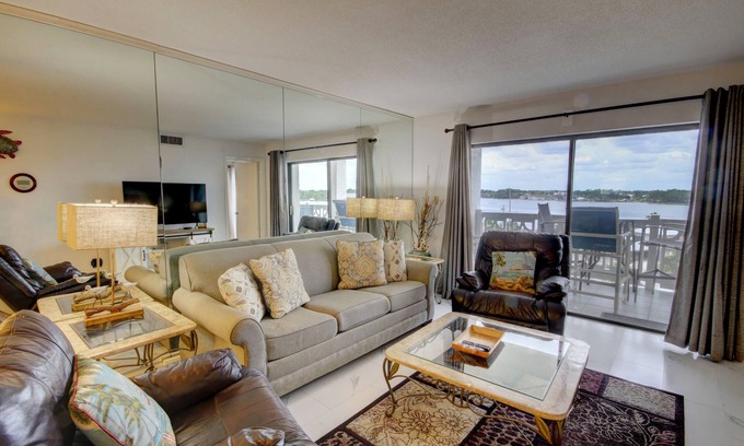 Harold Condo | El Matador 562 - FREE TICKETS! Your stay includes free tickets to many area attractions!