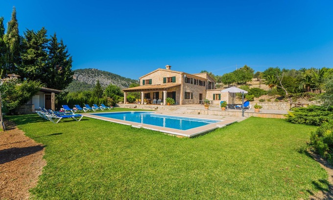 Pollensa Villa | El Olivo, stylish and spacious villa in Pollensa, in an exclusive area