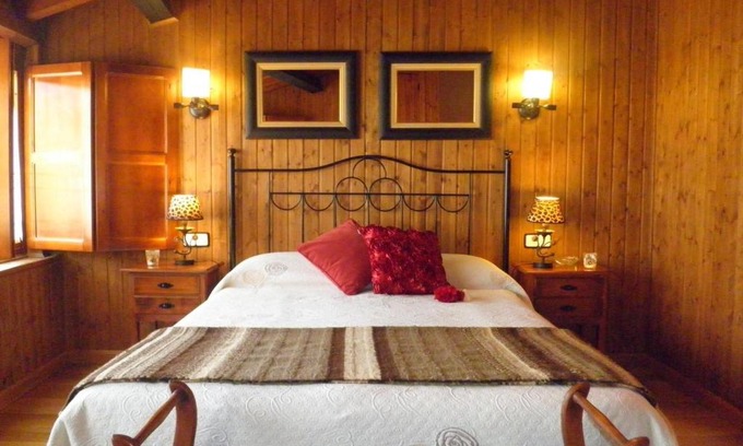 Casas del Abad Apartment | El Roble. Azagalla Rural