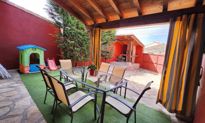 Hoyos del Espino Ski Chalet | El Torreon II