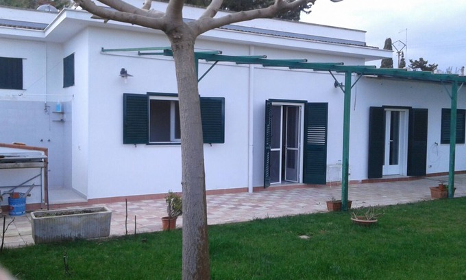 Campomarino di Maruggio Villa | Elegant villa in a seaside area