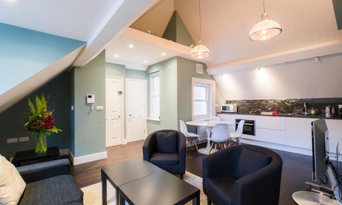 City of Westminster Apartment | Elegant 1 bed in Mayfair, next to Hyde Park