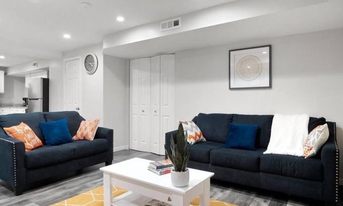 Silver Spring Apartment | Elegant 1-BR Apartment