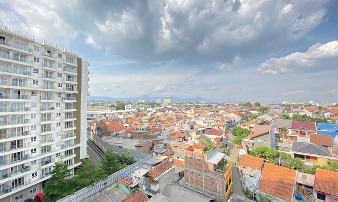 Cimahi Hotel | Elegant 2Br Apartment at Gateway Pasteur Near Pasteur Exit Toll
