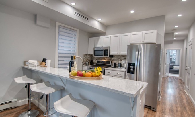 West Bronx Apartment | Elegant 2BR Modern Oasis Brand-New Build, Luxe Touches & Lightning-Fast WiFi, AC