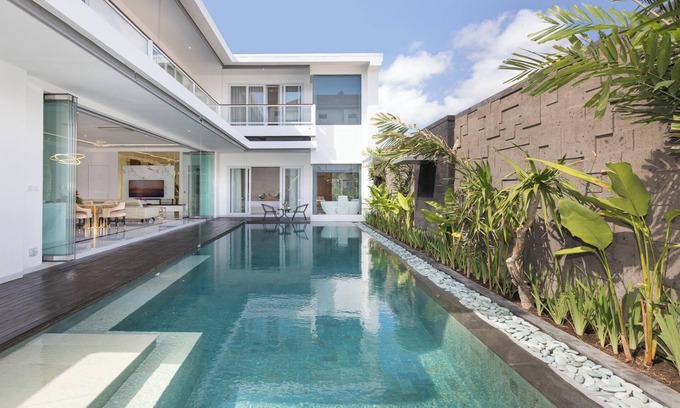 Sunset Road Villa | Elegant, 4-Bedroom Villa in Legian