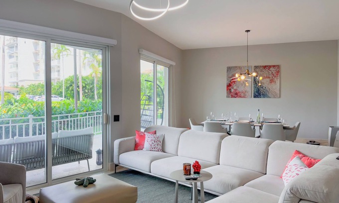 Playa Blanca Apartment | Elegant 4 BR Ground Floor unit at Puntarena