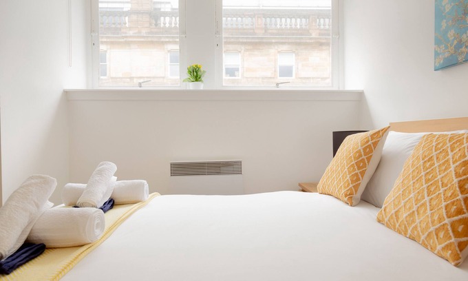 City Centre Glasgow Apartment | Elegant and Comfy in The Heart of Glasgow