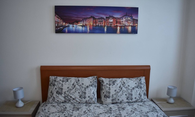 Favaro Veneto House | Elegant and Large apartment with free car parking near Venice