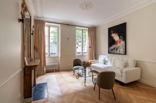 Quartier Saint-Georges Apartment | Elegant and tranquil 1 bed Parasian gem