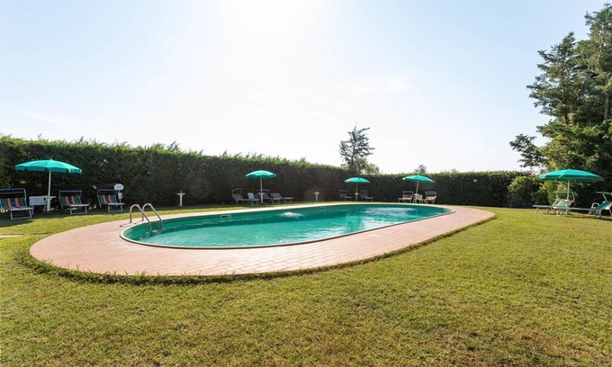 Tuoro sul Trasimeno Apartment | Elegant apartment with swimming pool and gym on Lake Trasimeno