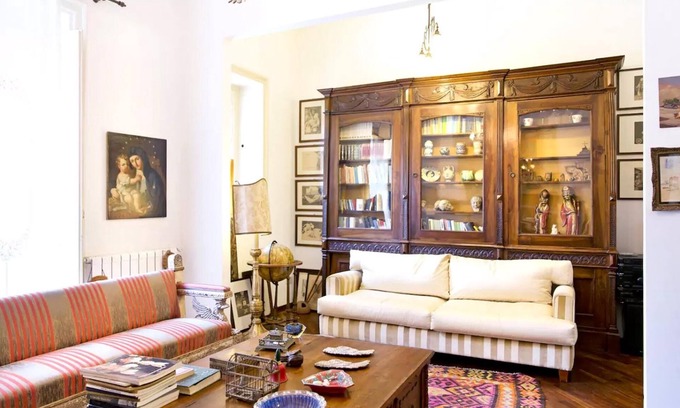 Borgo Vecchio House | Elegant apartment among the elegant streets of Palermo