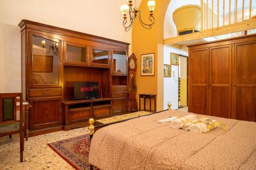 Taranto Apartment | Elegant Apartment in the Heart of Taranto w WiFi