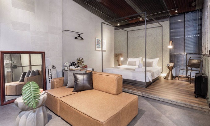 District 1 Apartment | Elegant Art Decór Studio Hidden in Downtown Alley