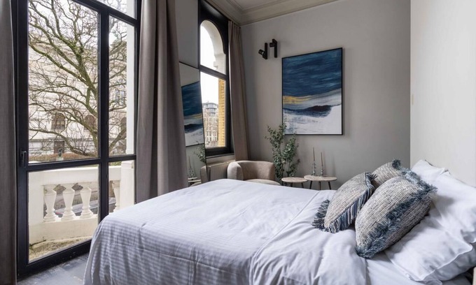 South Antwerp Apartment | Elegant Balcony Suite