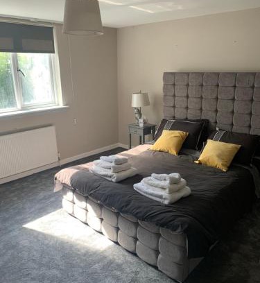 Newmilns House | Elegant bungalow in Newmilns, East Ayrshire