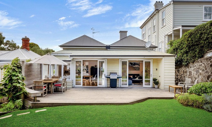 Devonport House | Elegant coastal home with modern design