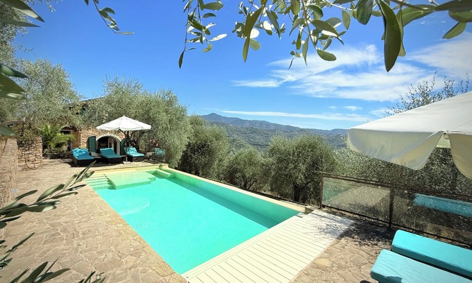 Dolceacqua Cottage | Elegant Country house in an exposed hill-site