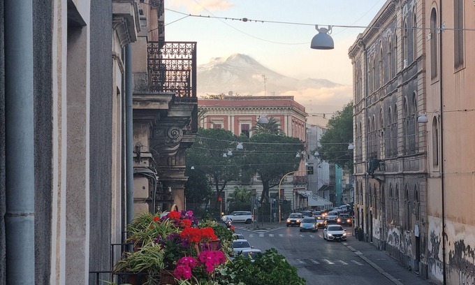 Old Town Apartment | [+Elegant downtown apartment with ETNA+ view].