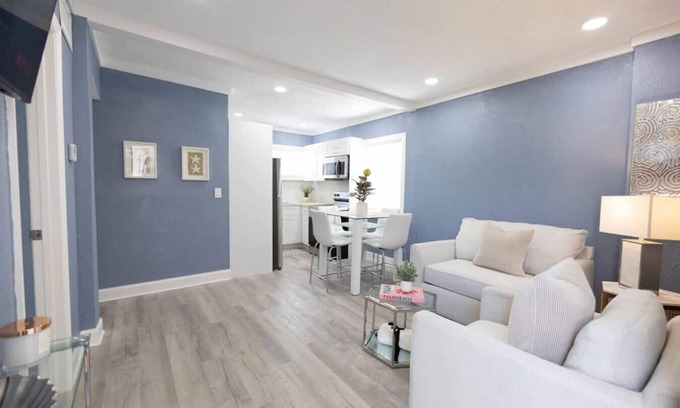 Southwest Apartment | Elegant Home in Antique Row - WPB