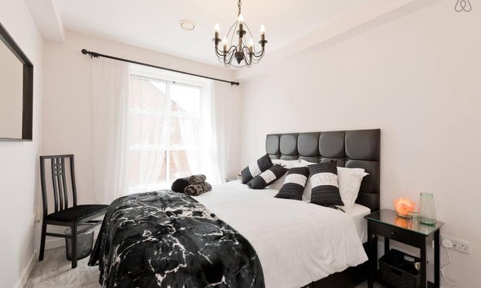 The Liberties Apartment | Elegant Modern 2 BDRM Apt. near Temple Bar ☘