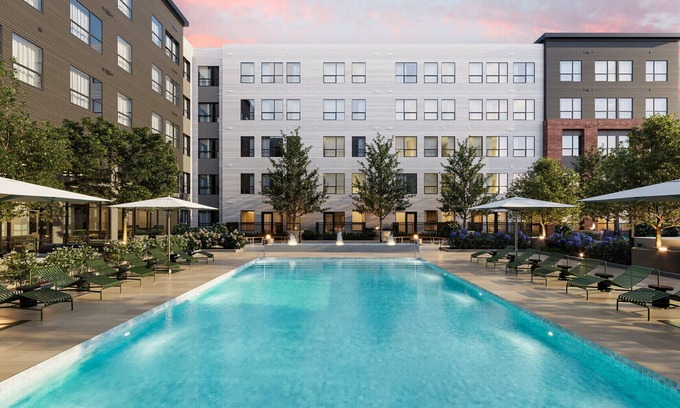 Everett Apartment | Elegant Oasis with Pool and Gym