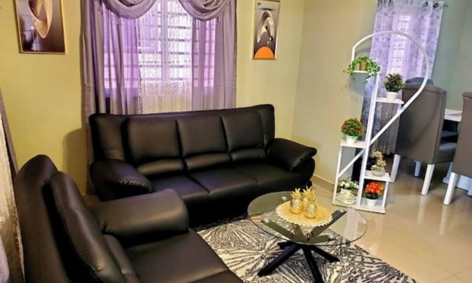 Villa Espana House | Elegant Spacious 3 bdrm home La Romana Del Oeste
