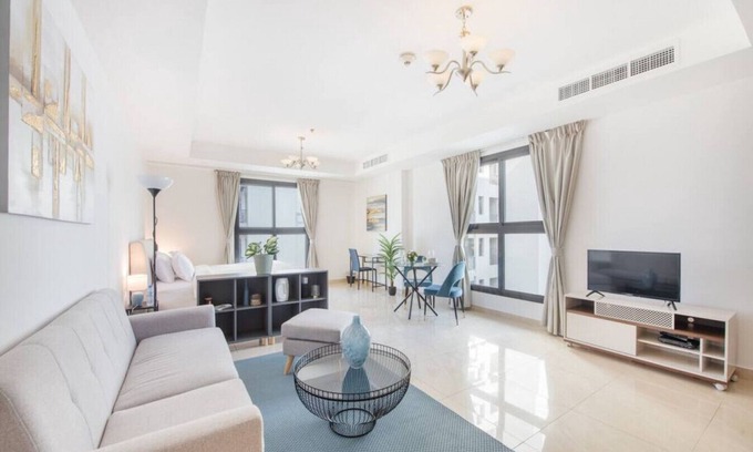 Jadaf Apartment | Elegant Studio with Canal View and Close to Metro