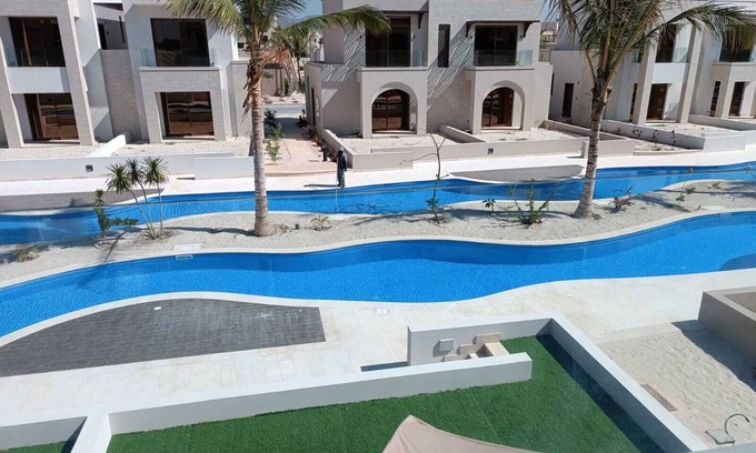 Salalah Apartment | Elegant Studio with Pool Views