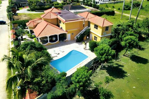 Nagua Villa | Elegant Villa in Nagua with Private Pool and Jacuzzi
