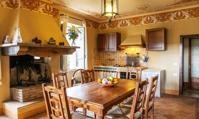 Castiglione del Lago Apartment | Elegant villa on Lake Trasimeno - Papavero