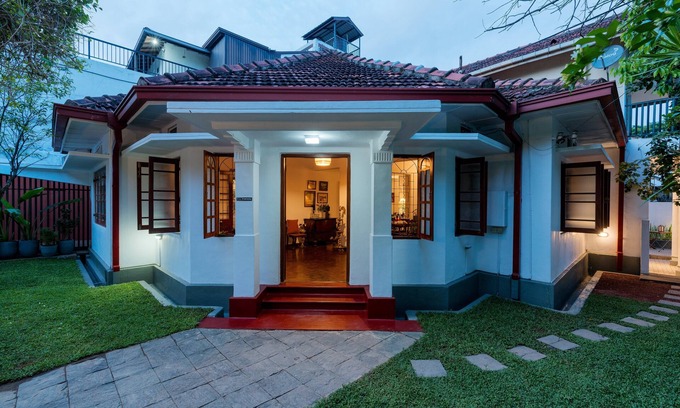 Pamankada East House | Elegant Villa with Private Garden | Sleeps 12.