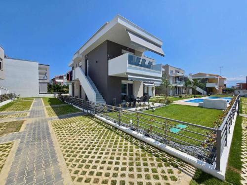 Ofrinion Apartment | Elenidanaib