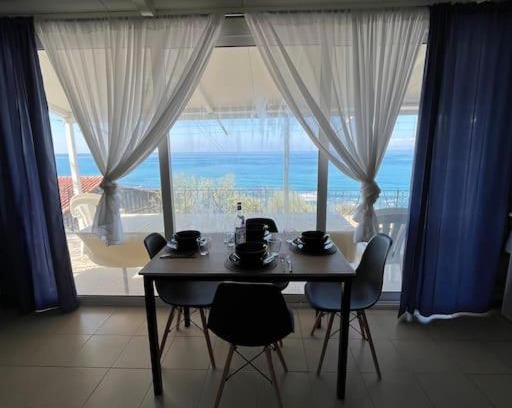 Zalongo Apartment | Elia’s house